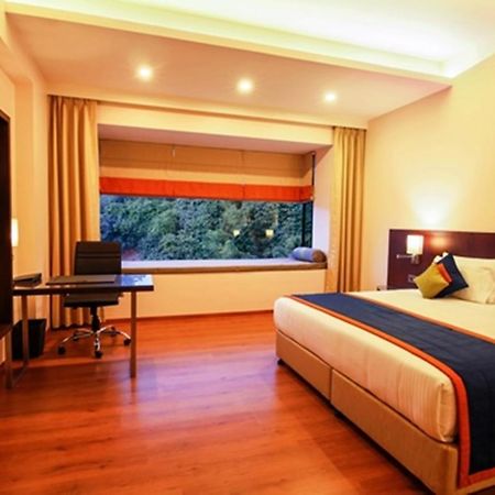 Hotel Central Park Manipal Exteriör bild
