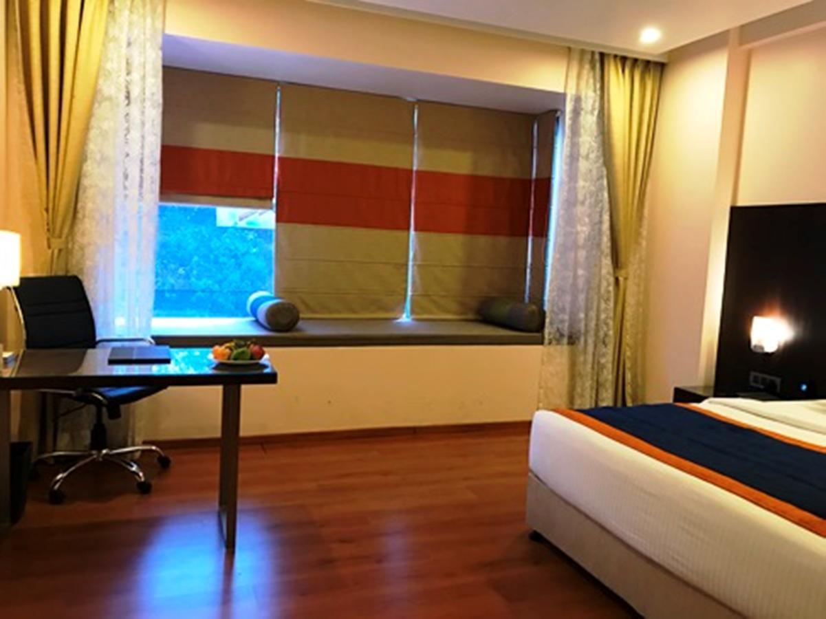 Hotel Central Park Manipal Exteriör bild
