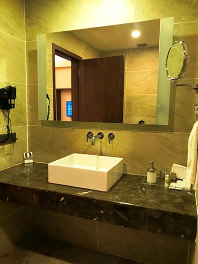 Hotel Central Park Manipal Exteriör bild